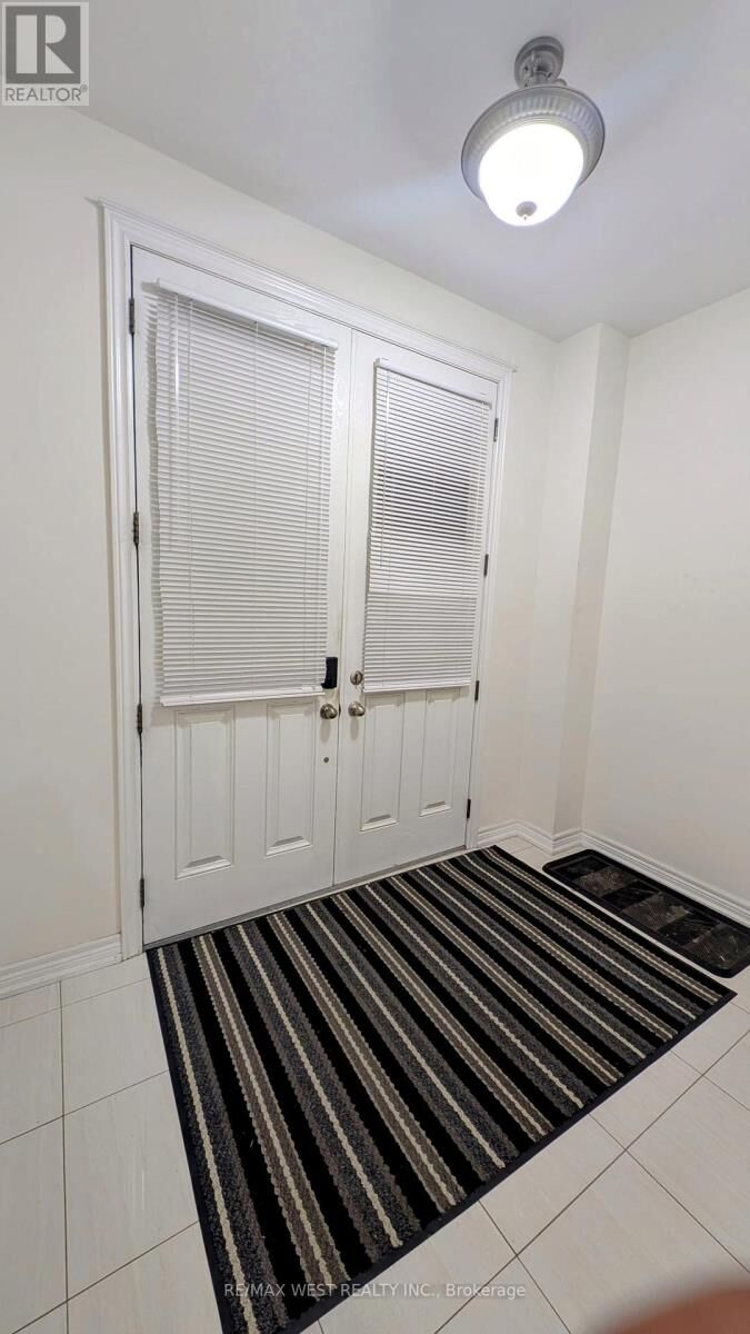 Property Photo:  3063 Isaac Avenue  ON L6M 0S7 