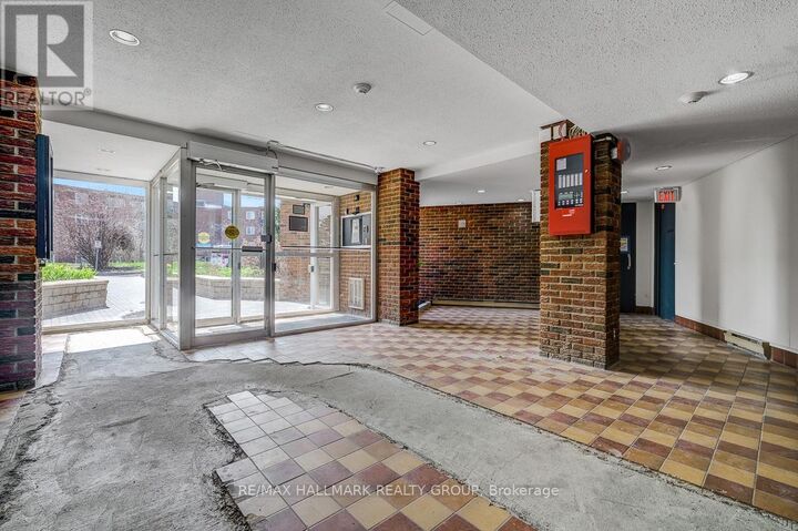 Property Photo:  2041 Arrowsmith Drive 105A  ON K1J 7V7 