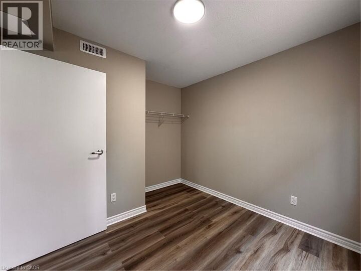 Property Photo:  44 Walnut Street E01  ON N2G 1P6 