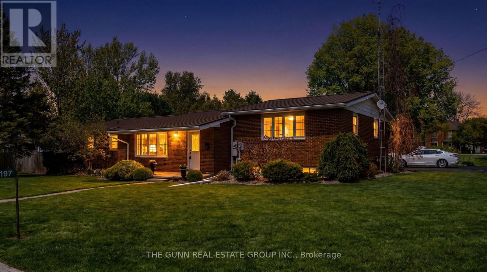 Property Photo:  197 King Street South  ON N0P 1T0 