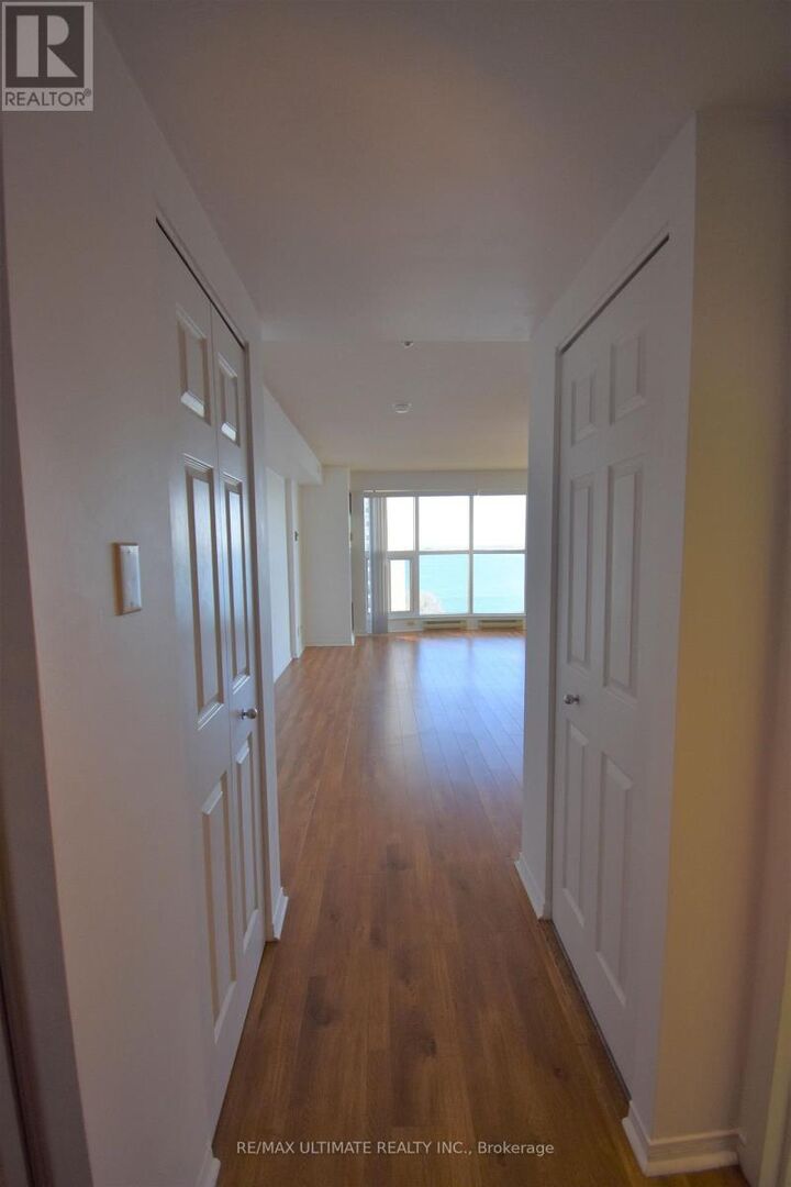 Property Photo:  99 Harbour Square 1503  ON M5J 2H2 