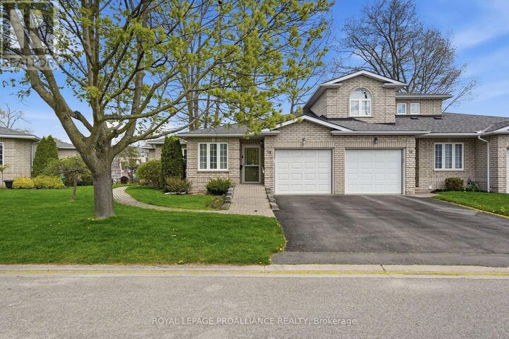 Property Photo:  20 Pinegrove Court  ON K8N 5X9 