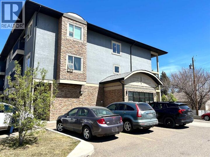 Property Photo:  330 2 Street West  AB T1R 0E9 