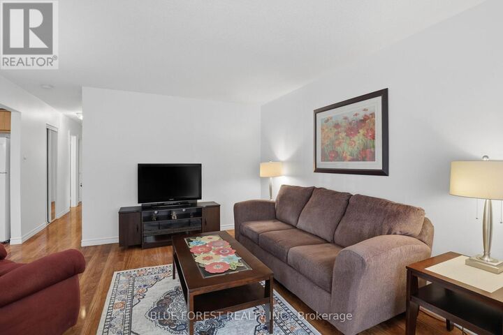 Property Photo:  93 Nicholas Crescent  ON N6E 2E8 