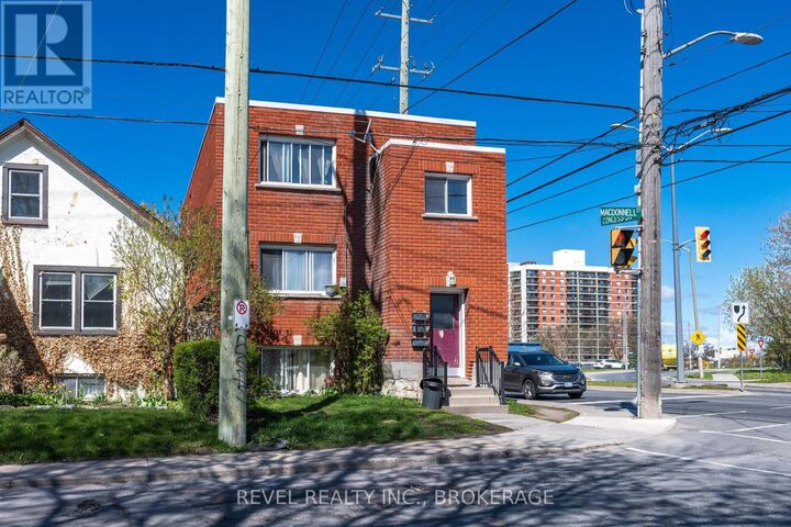 Property Photo:  546 Macdonnell Street  ON K7K 4W7 
