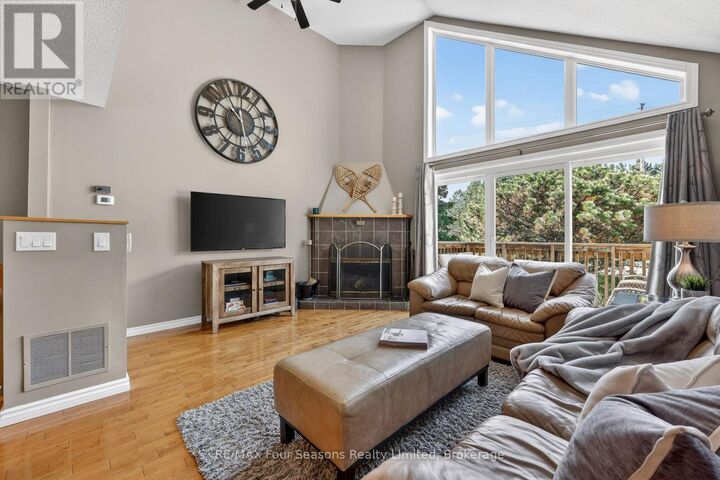 Property Photo:  104 Kellie'S Way Unit #21  ON L9Y 0L5 