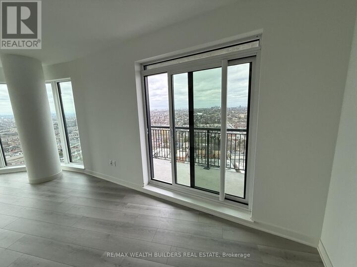 Property Photo:  1185 Dupont Street 2102  ON M6H 0G5 