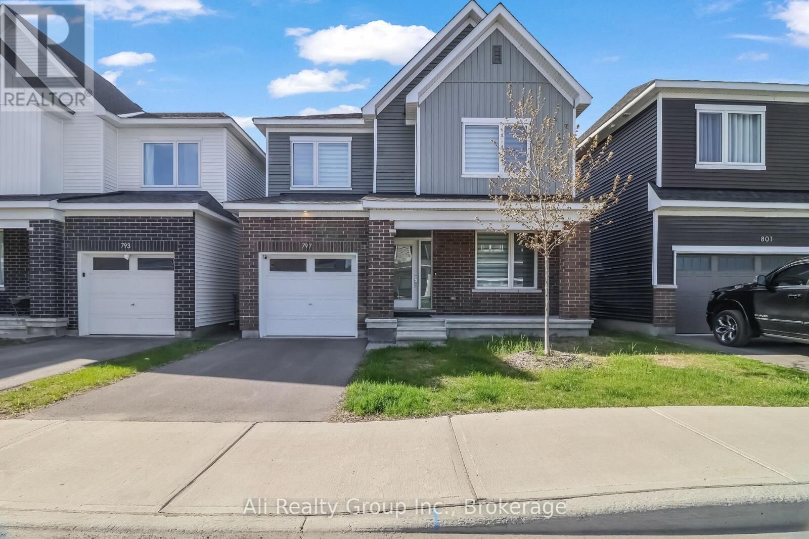 Property Photo:  797 Eminence Street  ON K2J 6X6 