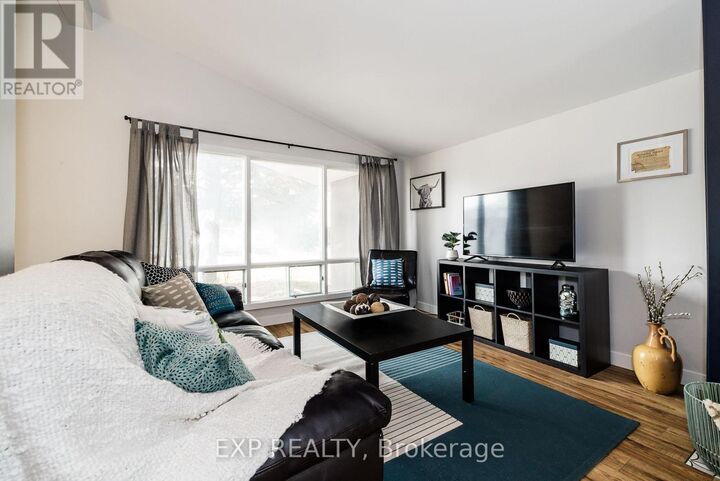 Property Photo:  2196 Plesser Street  ON K1G 2X3 