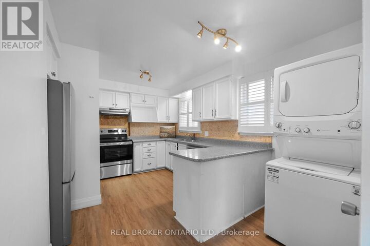 Property Photo:  2518 Harman Court Main  ON L5J 1T8 