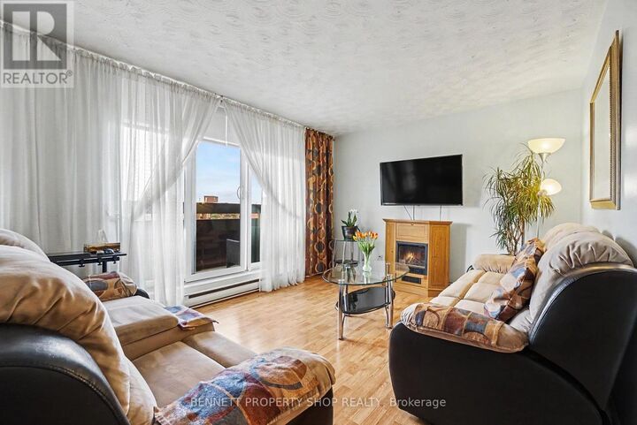 Property Photo:  2000 Jasmine Crescent 410  ON K1J 8K4 