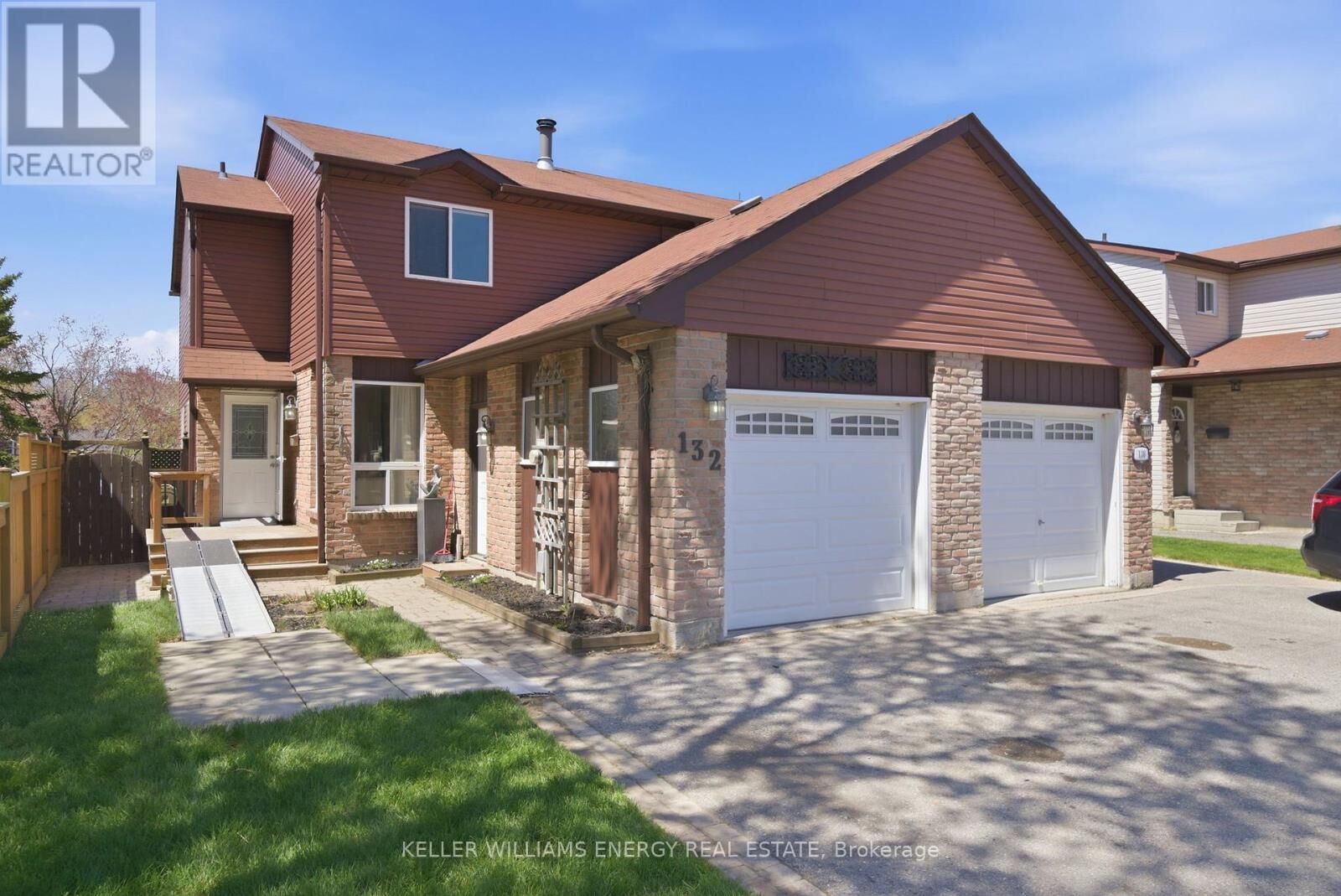 Property Photo:  132 Castlebar Crescent  ON L1J 7B4 