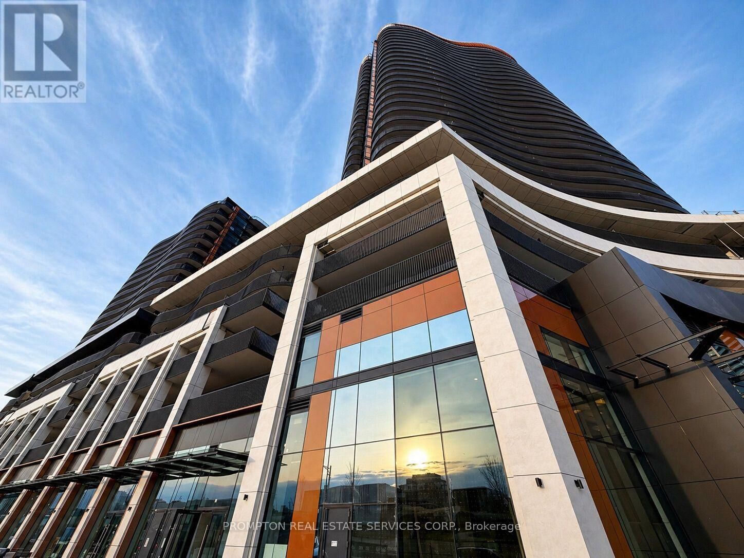 Property Photo:  18 Esther Shiner Boulevard 1705  ON M2K 0J7 