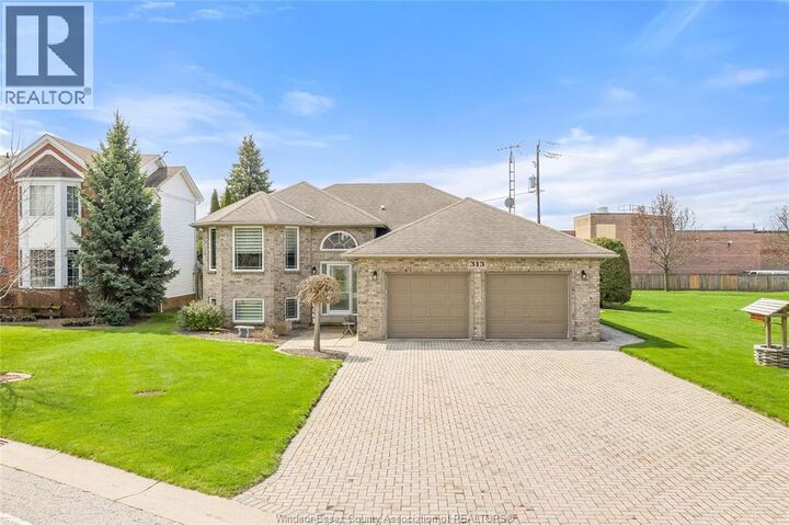 Property Photo:  313 Applewood  ON N9Y 3Y7 