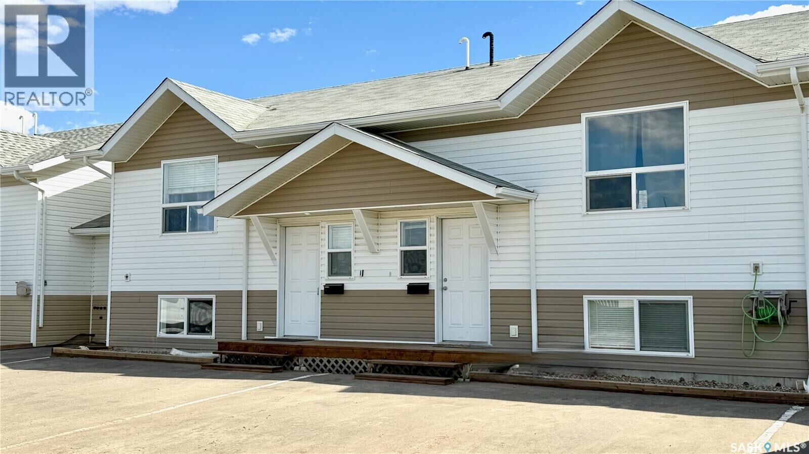 Property Photo:  19 200 Hiebert Crescent  SK S0K 2T2 