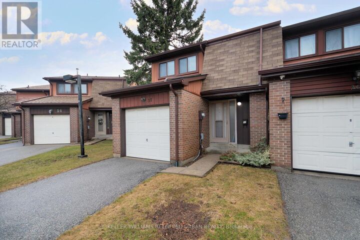Property Photo:  11 Plaisance Road 37  ON L4C 5H1 