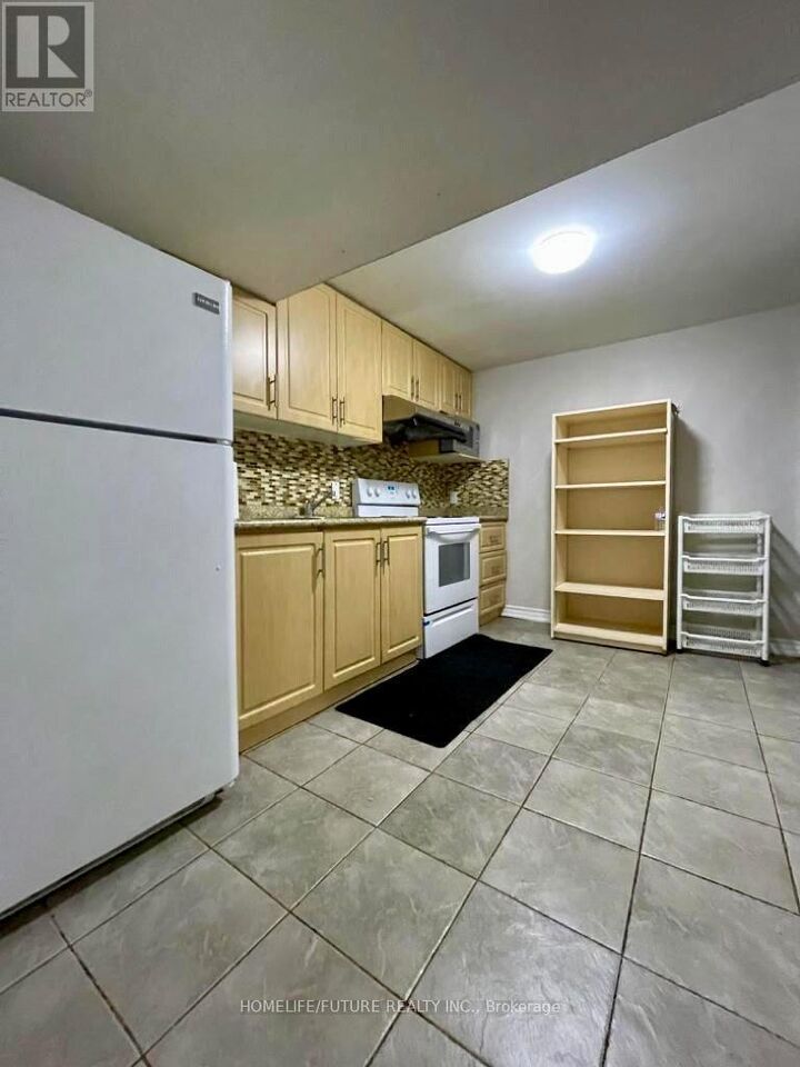 Property Photo:  92 Hiscock Boulevard Bsmt  ON M1G 1T2 