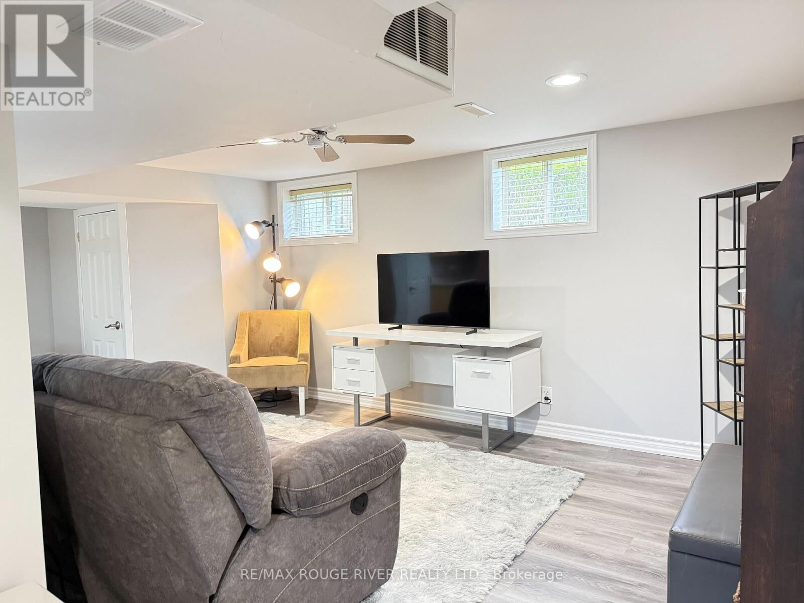 Property Photo:  717 Victory Drive Bsmt  ON L1W 2S3 