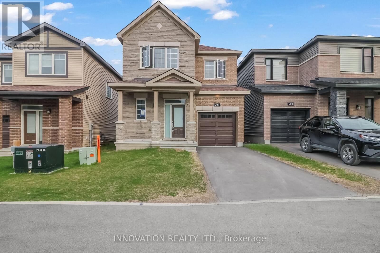 Property Photo:  206 Elsie Macgill Walk South  ON K2W 0L5 
