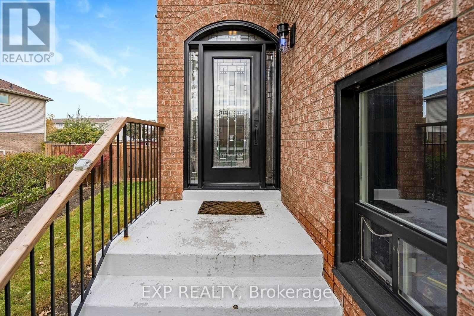 Property Photo:  43 Floribunda Crescent  ON L6T 4R9 