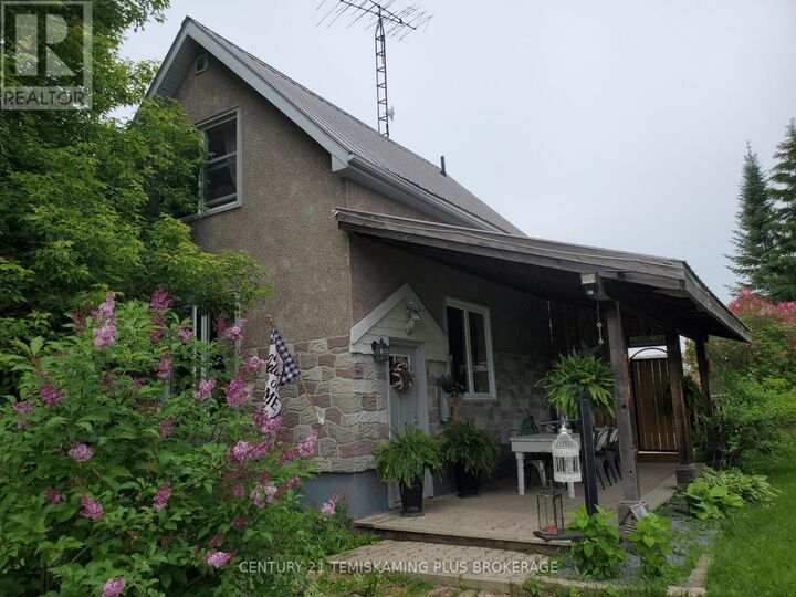 864153 Uno Park Road — photo 1