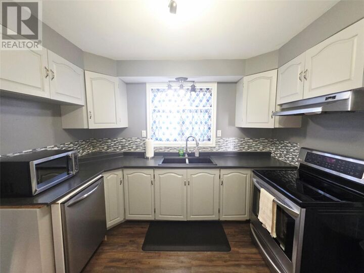 Property Photo:  23 Banting Avenue  NL A0R 1B0 