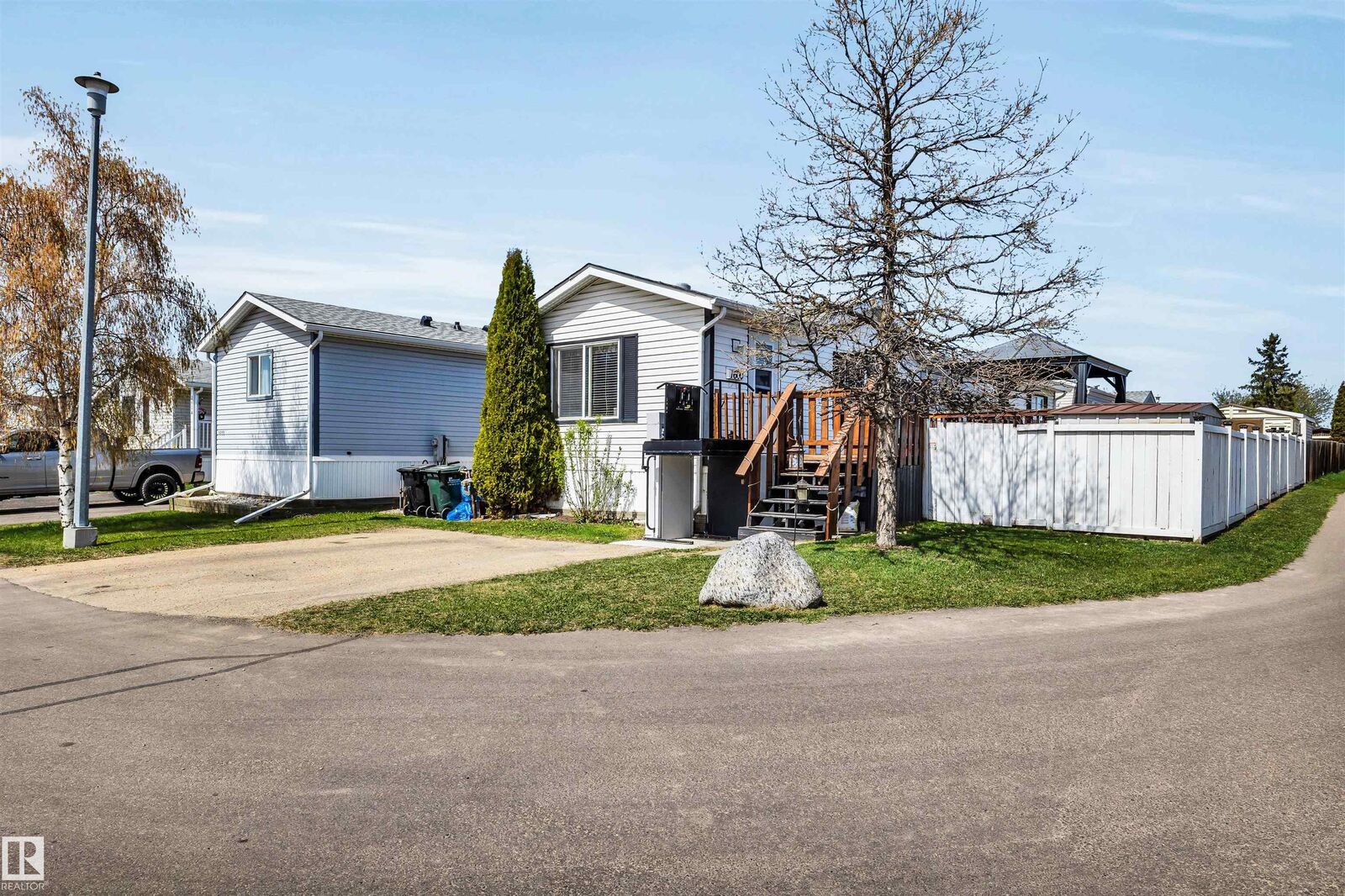 Property Photo: 1600 Jubilee Crescent AB T8H 2J3