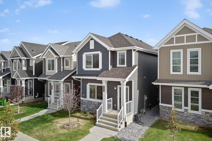 Photo de la propriété:  3451 169 Street SW  AB T6W 5M4 