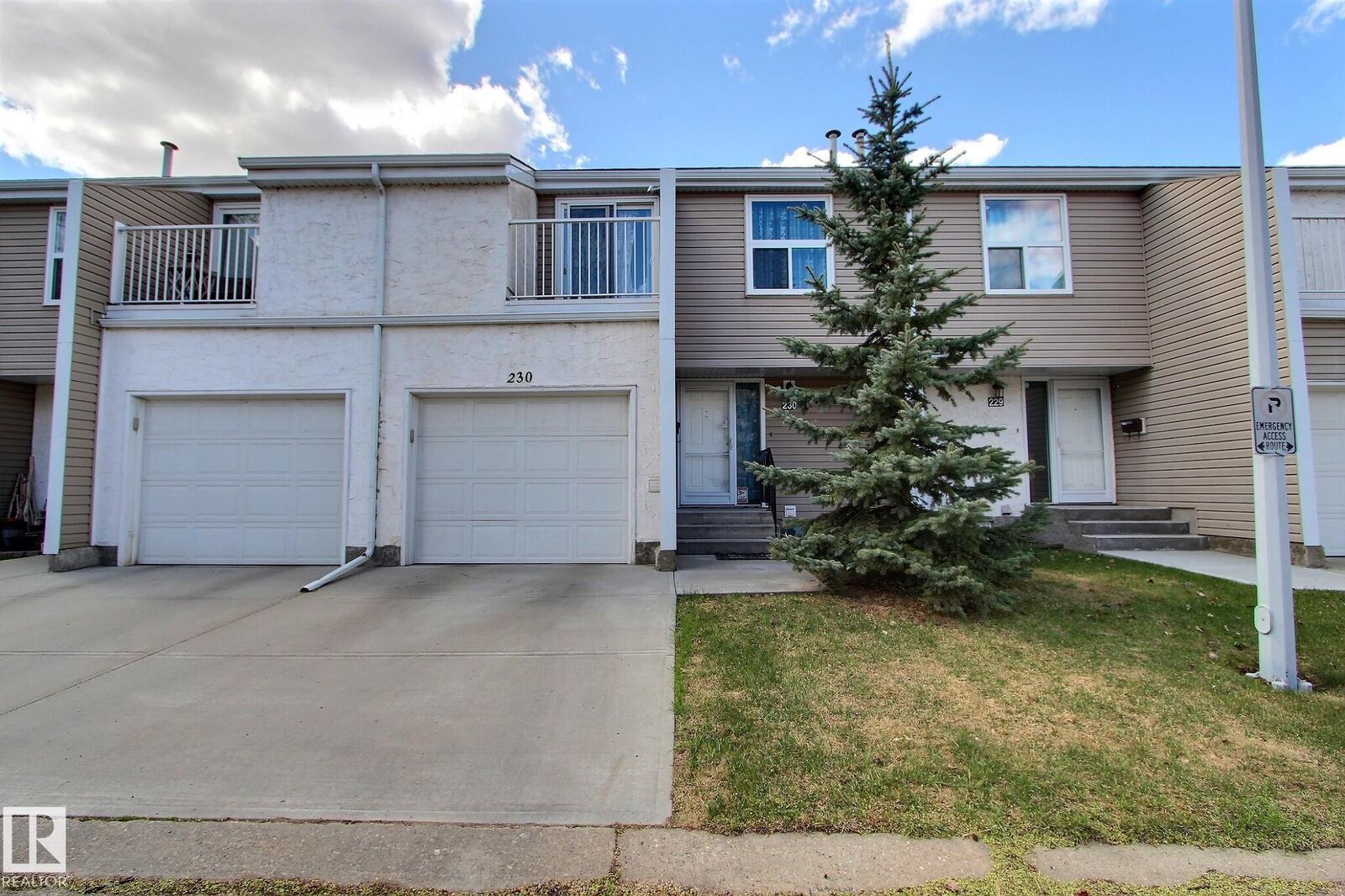 Property Photo:  230 Chateau Place NW  AB T5T 1V3 