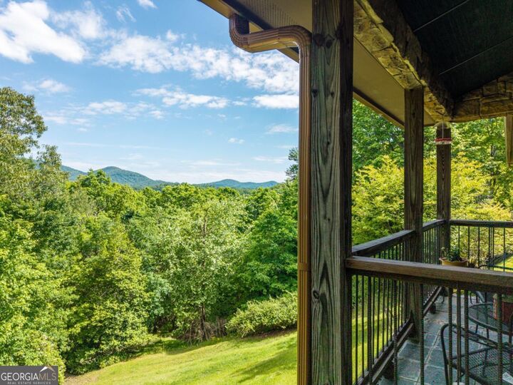 Property Photo:  325 Weoka Court  GA 30540 