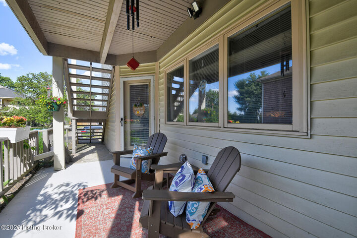 Property Photo:  417 Rosewood Ct  KY 40223 