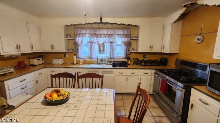 Property Photo:  1610 W 7th St  NJ 08854 