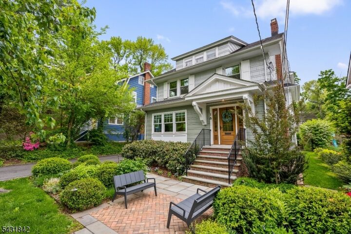 Property Photo:  16 Oakview Ave  NJ 07040 