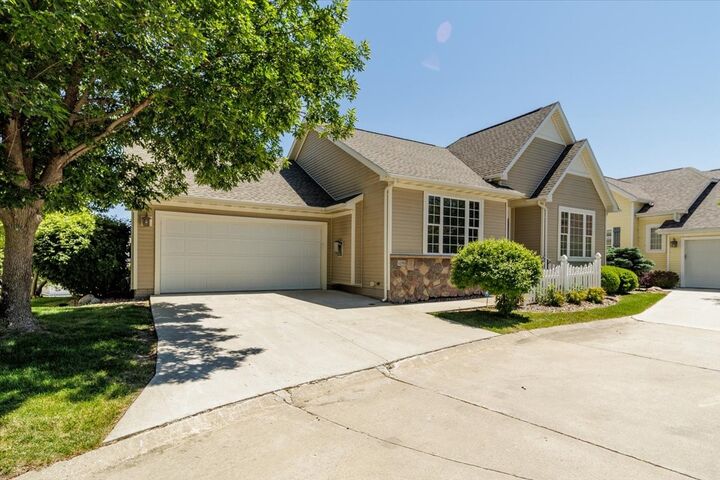 Property Photo:  12703 Sunflower Drive  IA 50323 