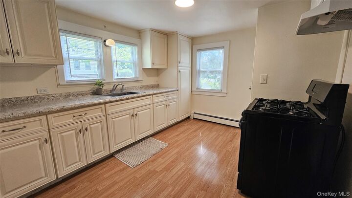 Property Photo:  2 Murray Avenue  NY 10924 