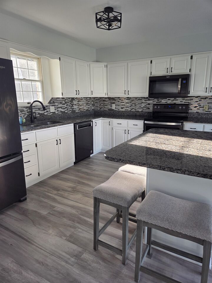 Property Photo:  5331 Oakridge  MI 48612 