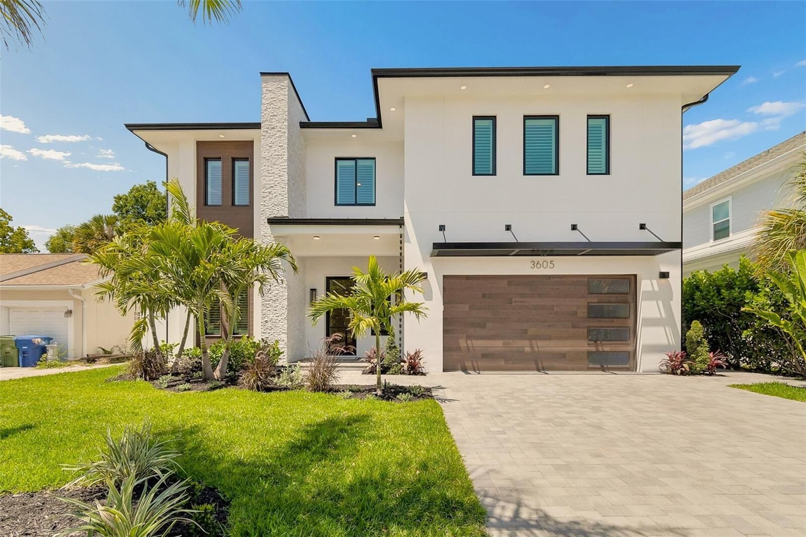 Property Photo: 3605 W Kensington Avenue FL 33629