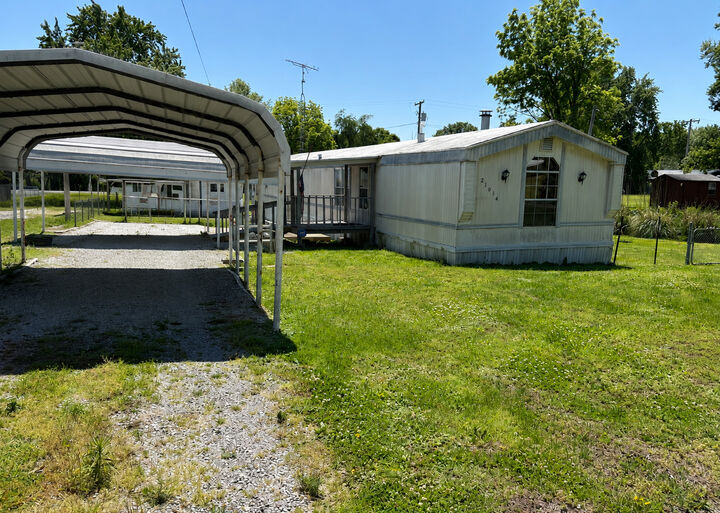 Property Photo:  21654 Benton Street  IL 62890 