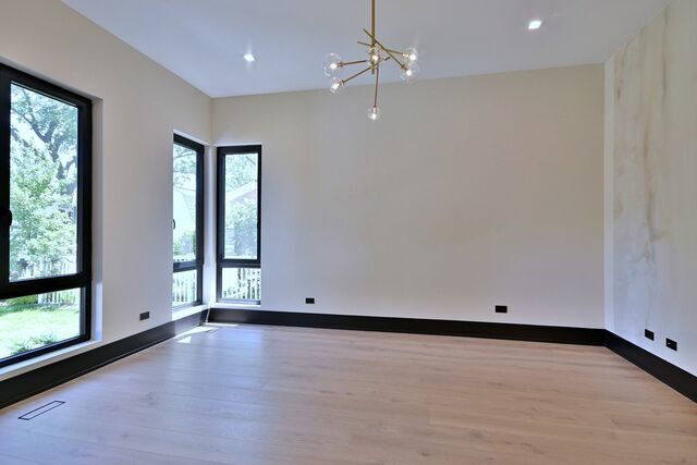 Property Photo:  332 W Fremont Avenue  IL 60126 