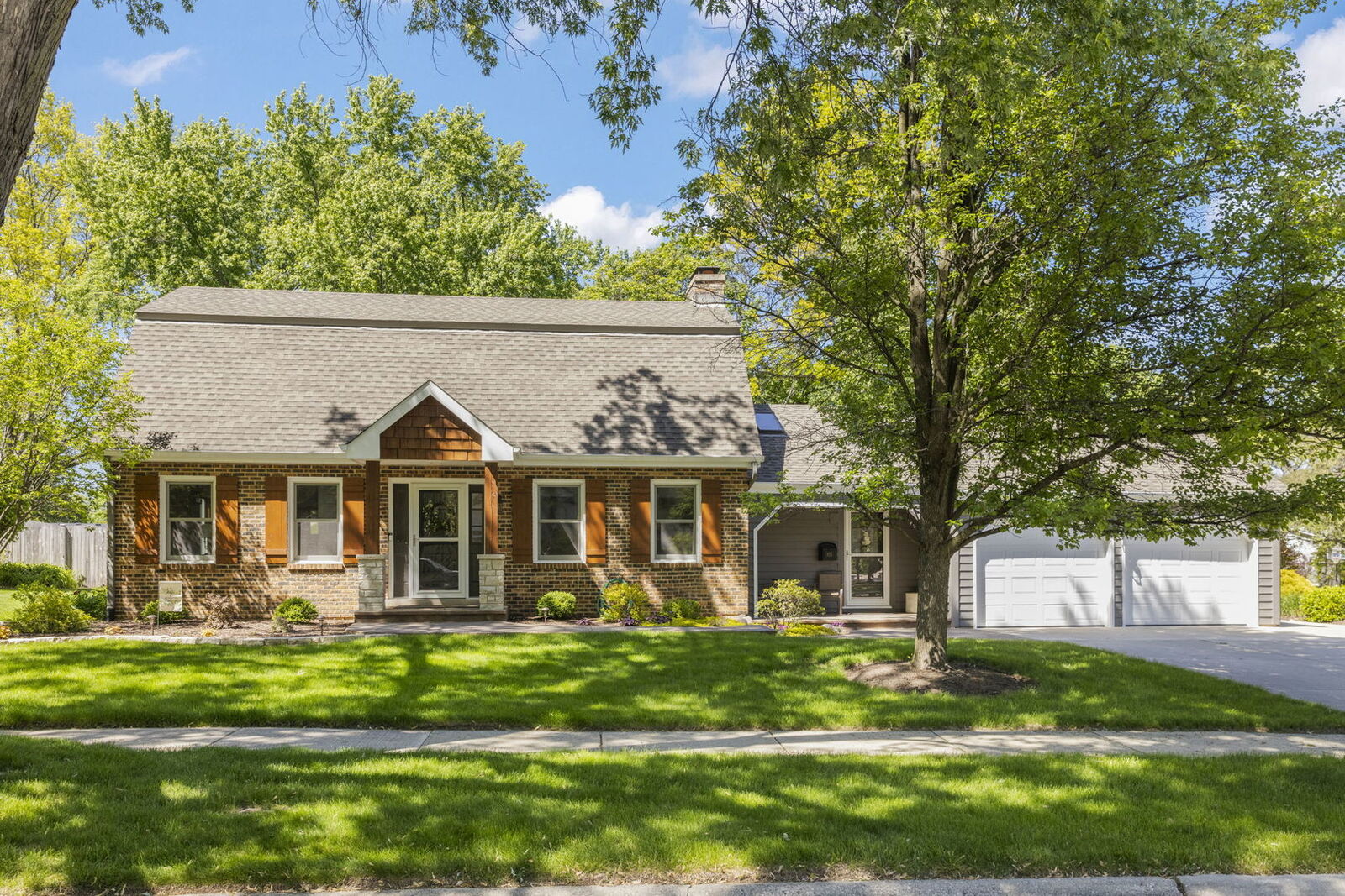 Property Photo:  105 Thrush Lane  IL 60540 
