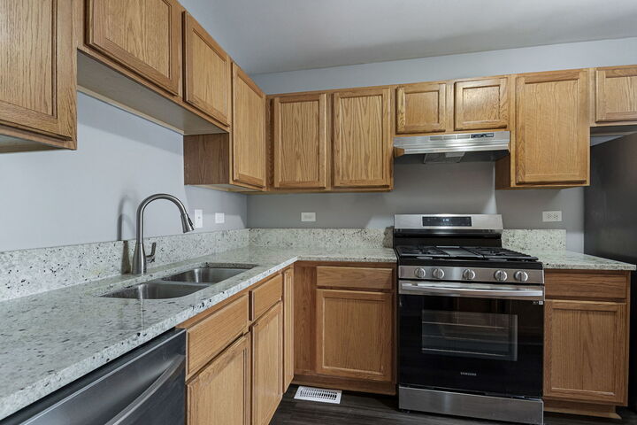 Property Photo:  2110 Austrian Pine Street  IL 60441 