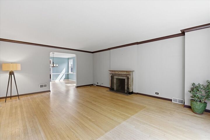 Property Photo:  2814 W Gregory Street  IL 60625 