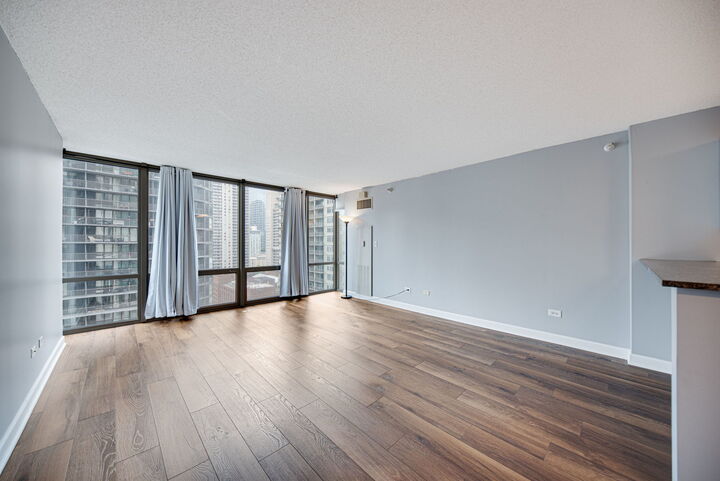 Property Photo:  2 E Erie Street 1804  IL 60611 