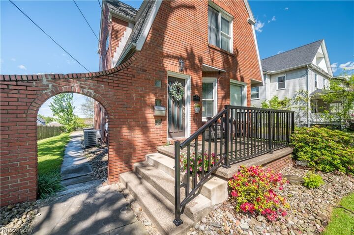 Property Photo:  124 Hartzell Avenue  OH 44446 