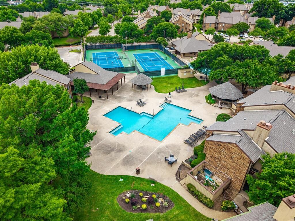 Property Photo: 1212 Horizon Trail 3621 TX 76011