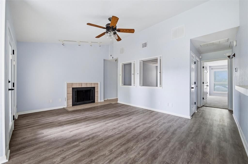 Property Photo:  1212 Horizon Trail 3621  TX 76011 