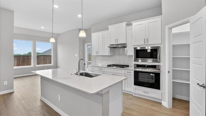 Property Photo: 3309 Pier View Street TX 76065