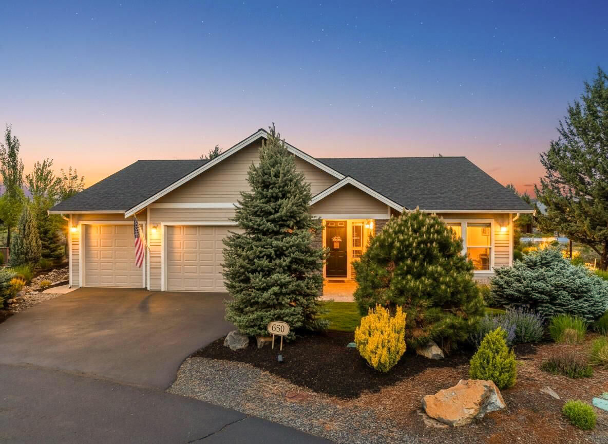 Property Photo: 650 Wildwood Falls Court OR 97756