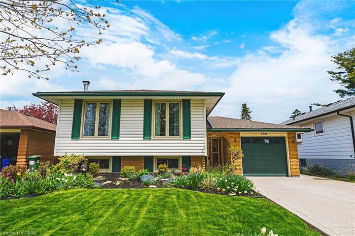 Property Photo:  104 Gardiner Drive  ON L9C 5W8 