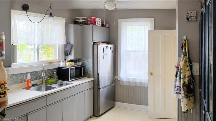 Property Photo:  206 Robinson Street  ON N3Y 1X3 